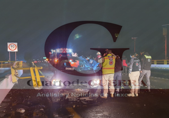 Choca su auto y resulta lesionado, en la México-Veracruz