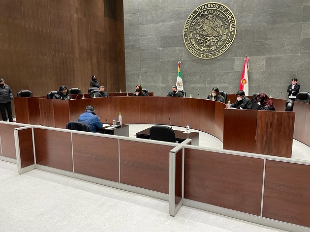 Entrega Maldonado Bonilla informe anual de actividades a los plenos del TSJE