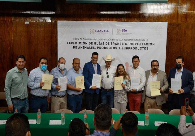 Signa alcalde de Tzompantepec convenio con la Secretaría de Impulso Agropecuario