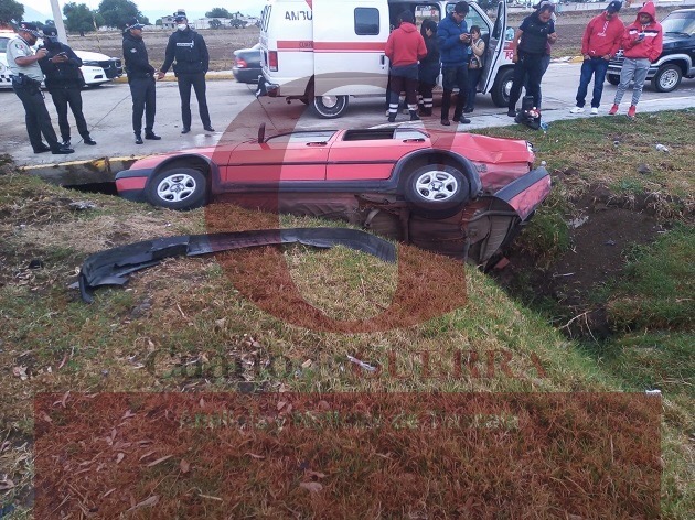Choque por alcance moviliza a elementos de emergencia, en Cuapiaxtla