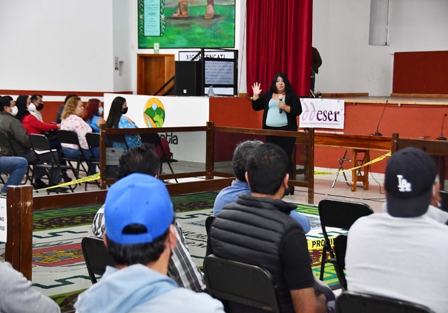 Capacitan a funcionarios de Huamantla sobre salud sexual con perspectiva de género
