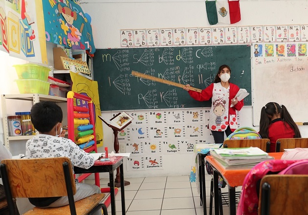 Regresó sector educativo a actividades escolares