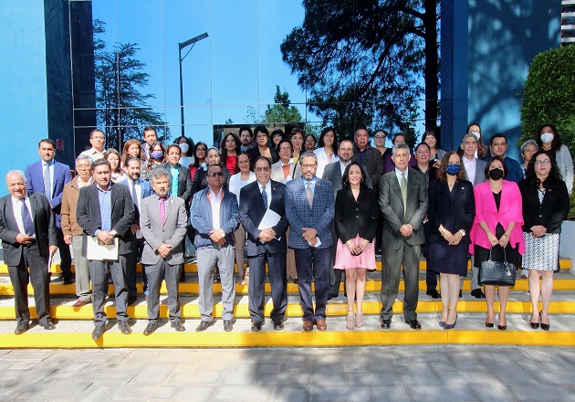 Revisan procesos administrativos y docentes de la UATx en auditoría externa