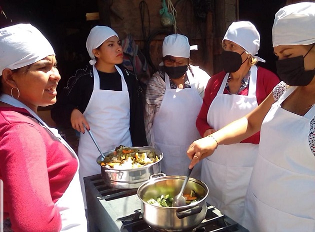 Capacita gobierno de Zacatelco a mujeres para el autoempleo