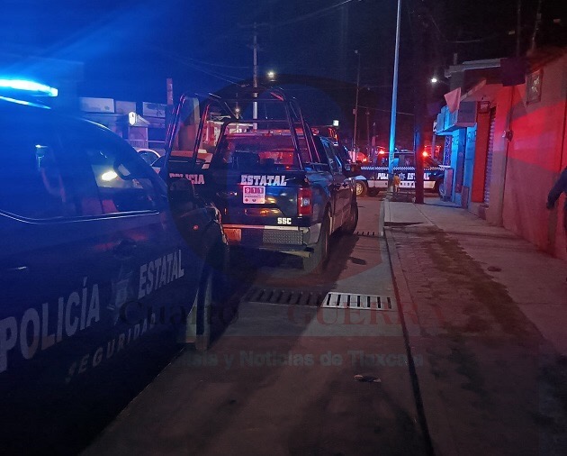Movilización policiaca en Nativitas, tras aseguramiento de camioneta y arma de fuego