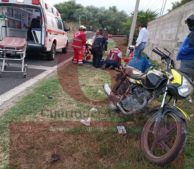 Motociclista sufre accidente y resulta gravemente lesionado, en Panotla