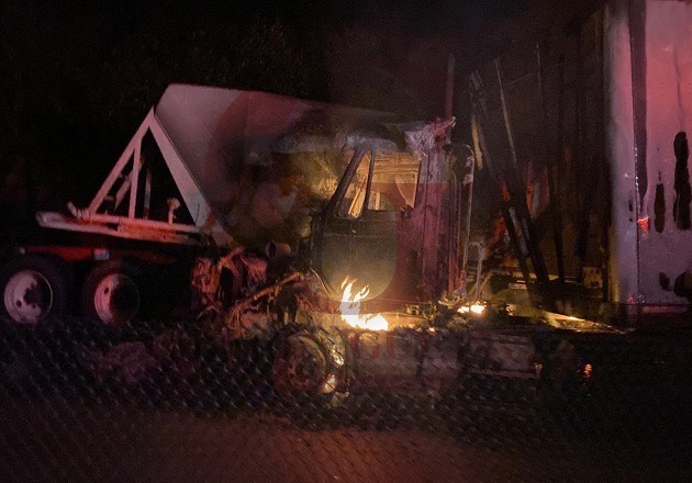 Incendio de tres tractocamiones ocasionó el cierre parcial del Arco Norte