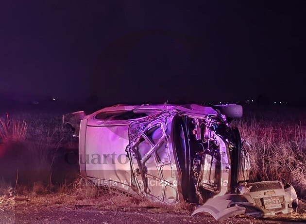 Dejan daños materiales volcaduras de unidades motoras, en Yauhquemehcan
