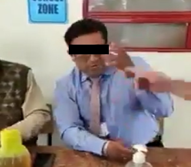 Padre abofetea a empleado de Cobat en Calpulalpan por supuesto acoso contra su hija