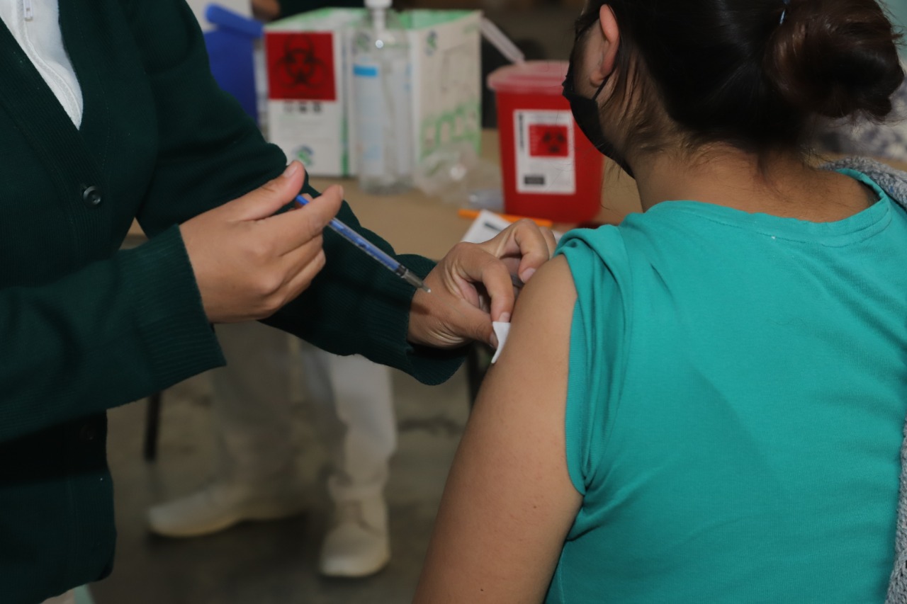 Rechaza SESA que aplique vacunas caducas contra Covid-19
