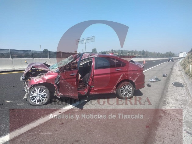 Aparatoso accidente en la México-Veracruz deja un lesionado y daños materiales