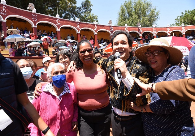 Maravilló Gilberto Gless a mamás de Tlaxcala Capital