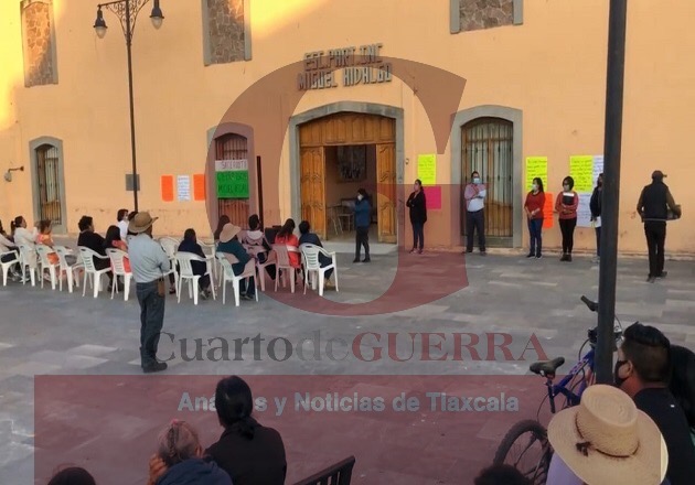 Exigen paterfamilias salida del párroco de Ixtenco