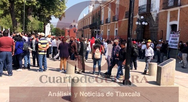 Se movilizan transportistas en Tlaxcala para lograr incremento al pasaje