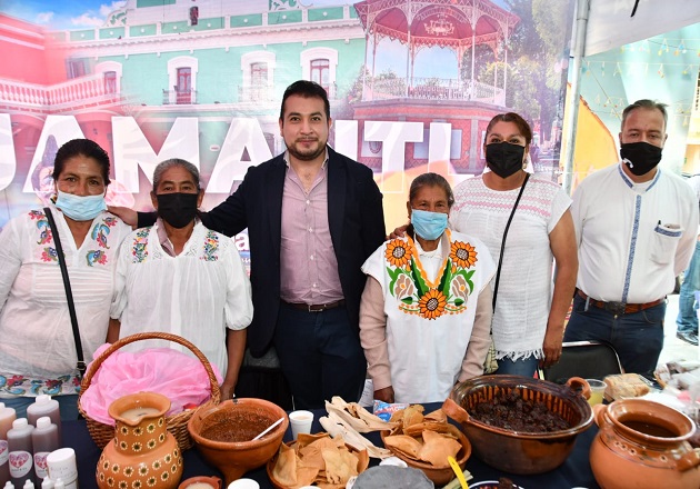 Muestra Huamantla su riqueza histórica y cultural en el INAHFEST