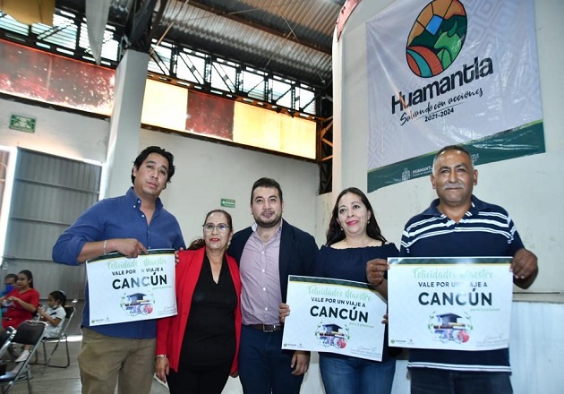 Reconoce Salvador Santos Cedillo labor de las y los maestros