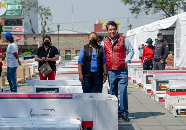 Apoyan economía de familias de Zacatelco con la entrega calentadores solares