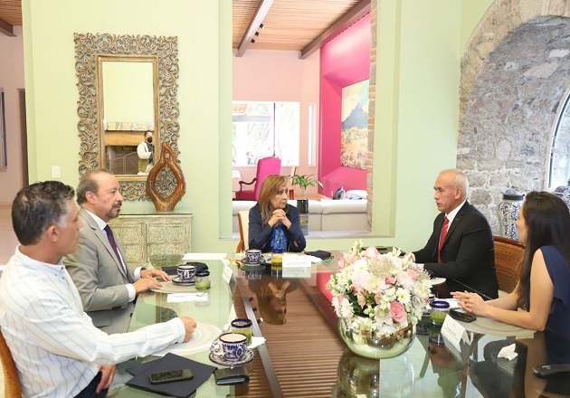Analizan Lorena Cuéllar y CMIC proyectos para reactivar el desarrollo de infraestructura