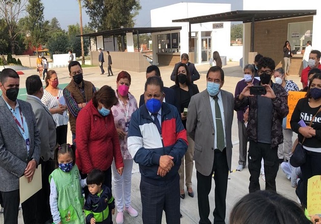 Tras protesta, atienden autoridades a madres trabajadoras y padres de familia de los CAI