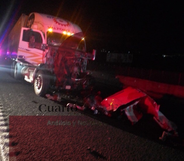 Deja daños materiales accidente de tráileres, en el municipio de Xaltocan
