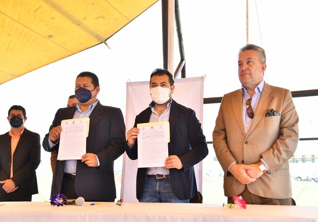 Firma Ayuntamiento de Huamantla convenio de colaboración con el ITAT