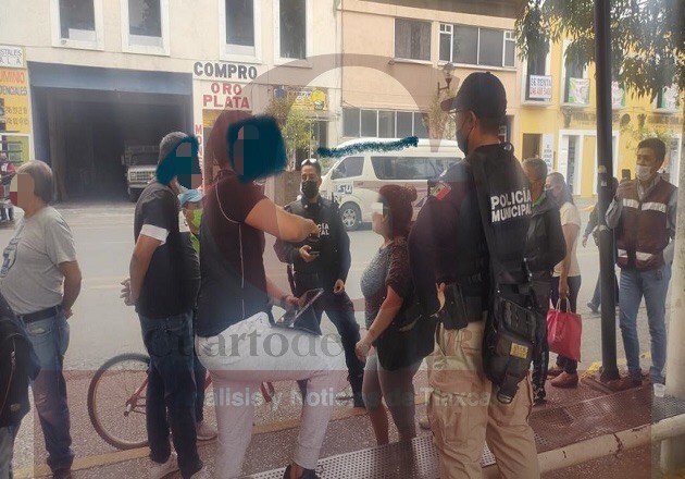 Asegura policía de Tlaxcala capital a mujer por robo a comercio