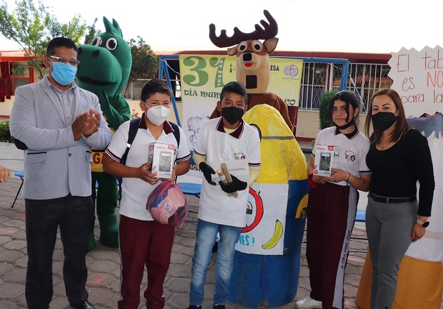En Tzompantepec, concientizan a estudiantes sobre efectos negativos del tabaquismo