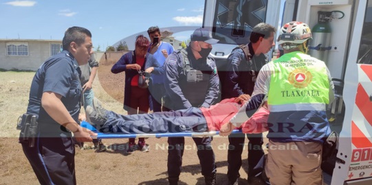 Rescatan a un hombre que cayó a un pozo, en Hueyotlipan