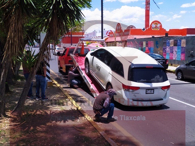 Atropellan a acomodador de autos en Chiautempan