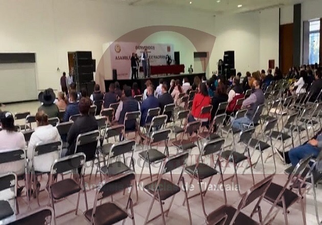 Denuncian agremiados del ‘7 de Mayo’ que grupo opositor usó gente externa en asamblea