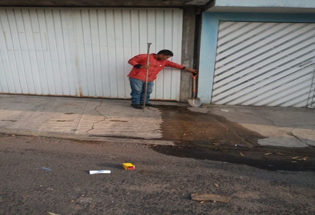 En Huamantla, atiende CAPAMH fuga de agua en el bulevar Yancuitlalpan