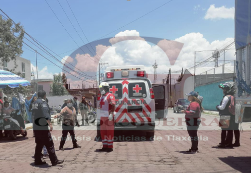 Estudiante choca su automóvil contra pesada unidad en Xicohzinco
