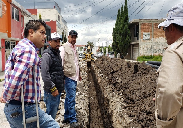 Corrige Gobierno de Apizaco problema de drenaje en Granjas de Guadalupe