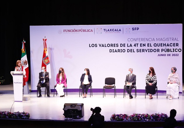 Llama Lorena Cuéllar a funcionarios estatales a desempeñarse bajo los principios de la 4T