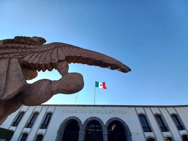 Siete periodistas postulados para recibir el premio 'Miguel N. Lira' 2022