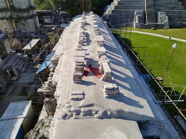 La cubierta del Palacio de Palenque estuvo pintada en color rojo, confirman restauradores