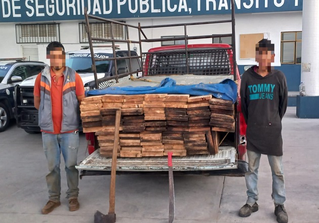 Detiene policía municipal de Huamantla a dos personas con material forestal sin acreditar