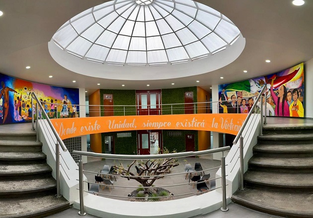 Entrega el CEN del SNTE remodelación del edificio de la sección 31
