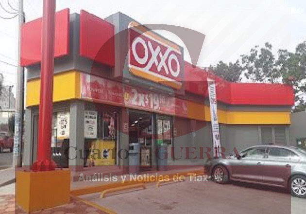 Par de sujetos asalta Oxxo en Ocotlán, Tlaxcala
