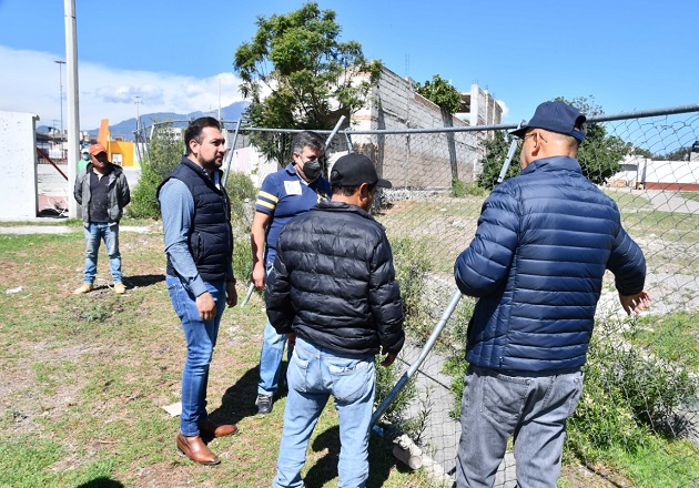 Recorre Santos Cedillo instalaciones del recinto ferial de Huamantla