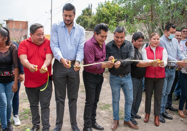 Alcalde de Zacatelco entrega obras que mejoran infraestructura e imagen urbana