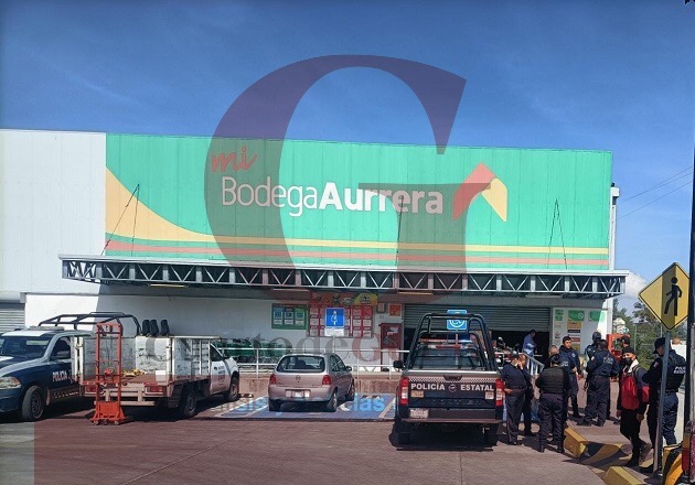 A mano armada asaltan Aurrera Panzacola