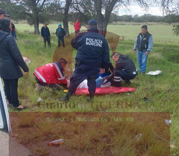 Choque frontal deja a un joven lesionado, en Tetla