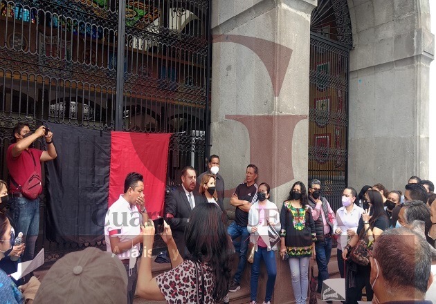 Sindicalizados del ‘7 de Mayo’ se plantan en el Congreso; piden pago de aumento salarial