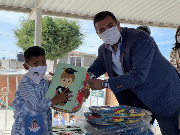 Invertir en la educación es invertir en un mejor futuro: Santos Cedillo