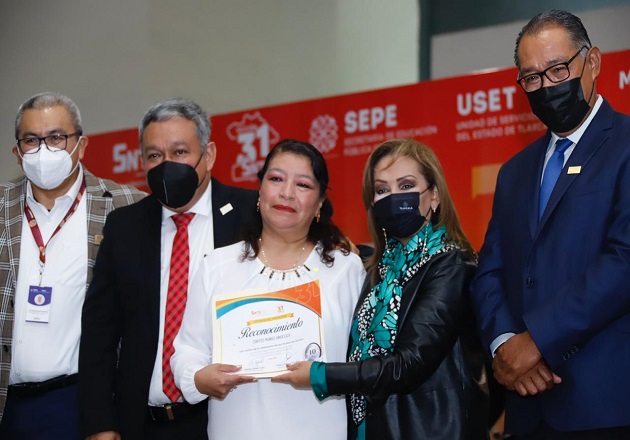 Reconocen a personal de apoyo y asistencia a la educación de la sección 31 del SNTE