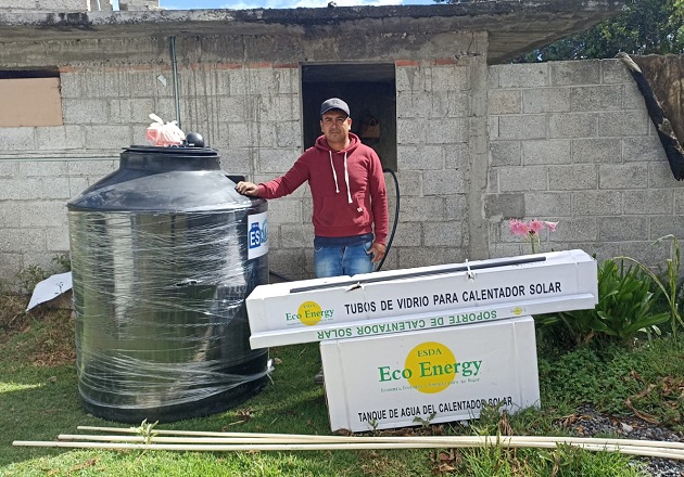 Reciben familias de escasos recursos apoyos gestionados por el Ayuntamiento de Apetatitlán