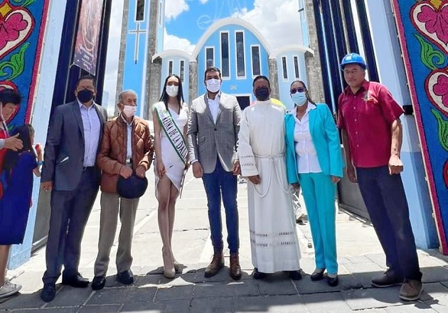 Asiste Santos Cedillo al repique de campanas en la Basílica de La Caridad