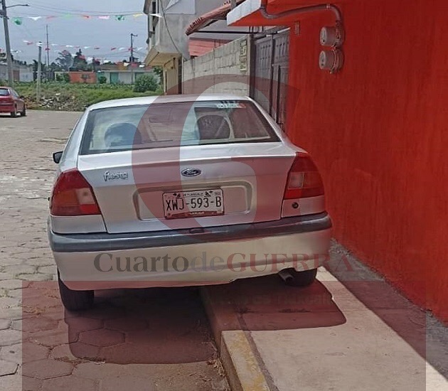 Hombres armados con hachas y machetes lo despojan de su auto, en Zacatelco