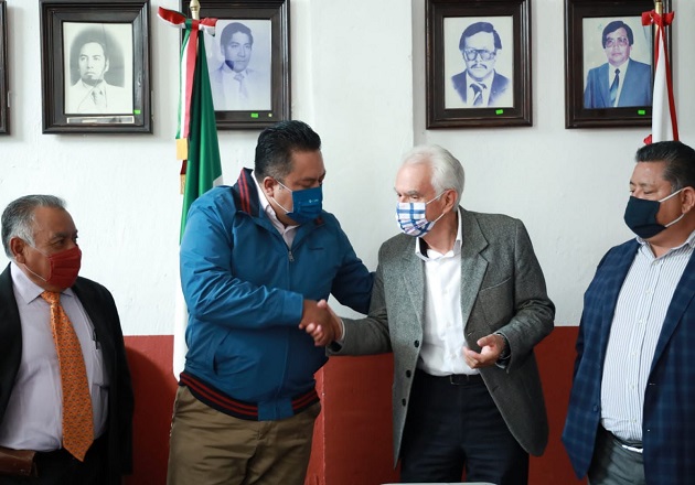 Acuerdan trabajo conjunto en favor de la educación Ayuntamiento de Chiautempan y Cobat